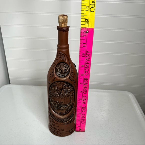 Kindzmarauli Georgian empty collectors bottle - Picture 6 of 9